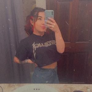 Meet your Posher, Desiree